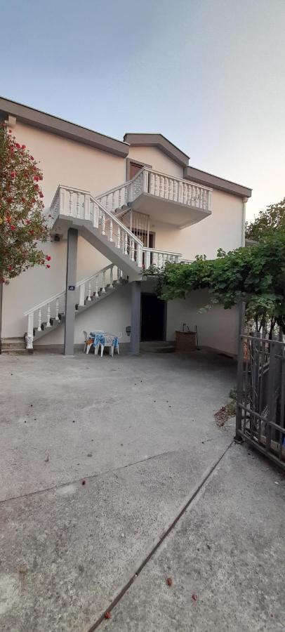 Sutomore Ivana Ratac Bagian luar foto
